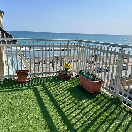 Front Sea Luxury Lejlighed Lido di Ostia Eksteriør billede