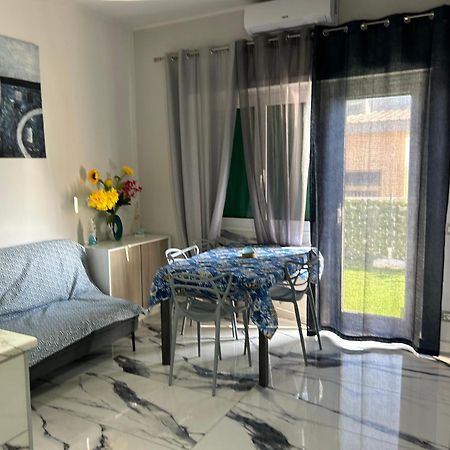 Front Sea Luxury Lejlighed Lido di Ostia Eksteriør billede