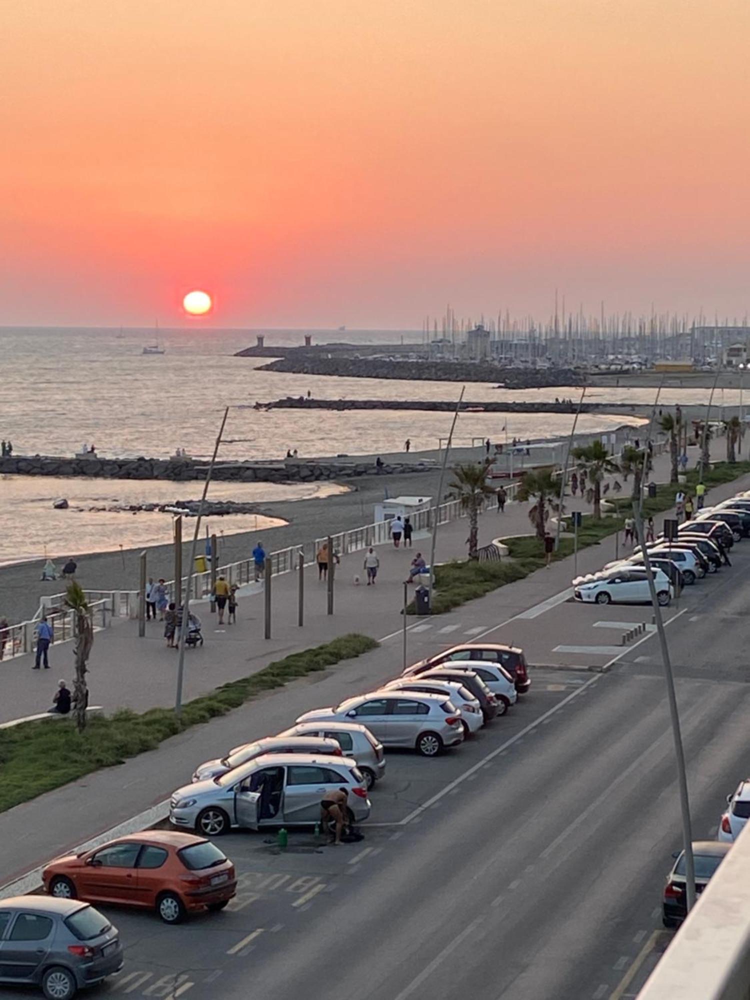 Front Sea Luxury Lejlighed Lido di Ostia Eksteriør billede