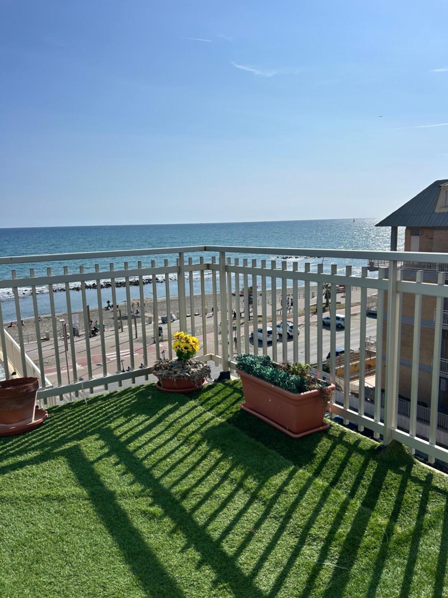 Front Sea Luxury Lejlighed Lido di Ostia Eksteriør billede