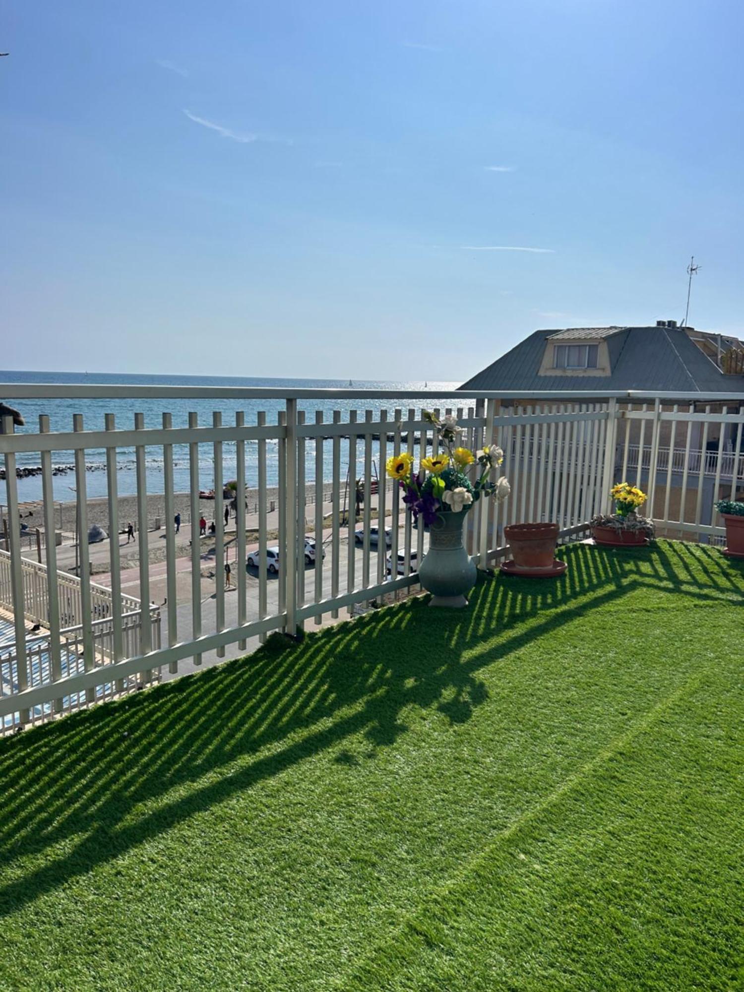 Front Sea Luxury Lejlighed Lido di Ostia Eksteriør billede